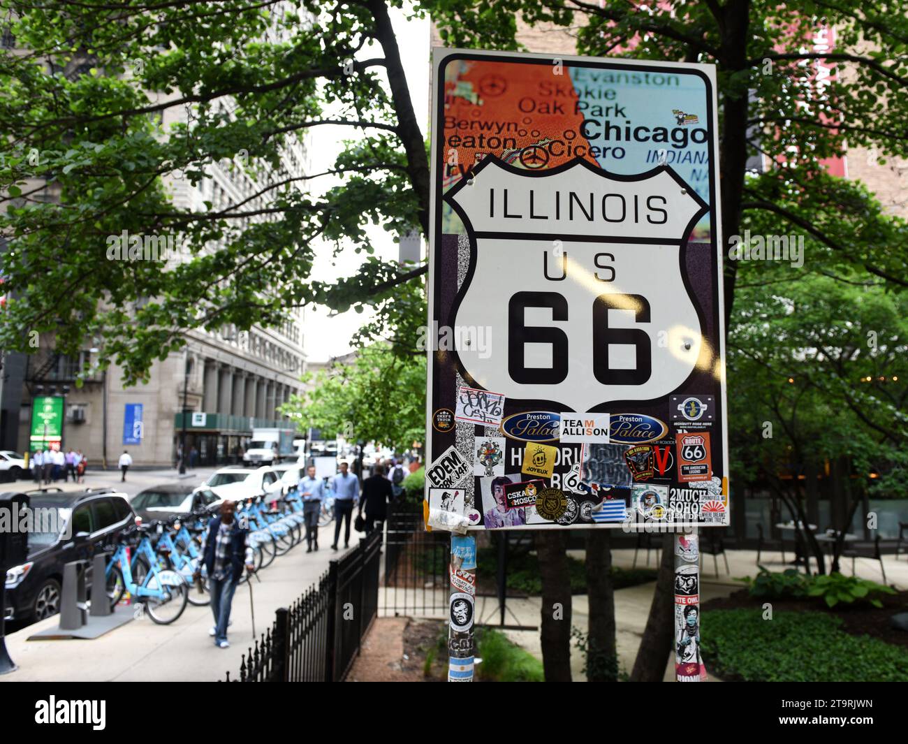Chicago, États-Unis - 06 juin 2018 : panneau de départ de la route historique 66 à Chicago, Illinois. Banque D'Images