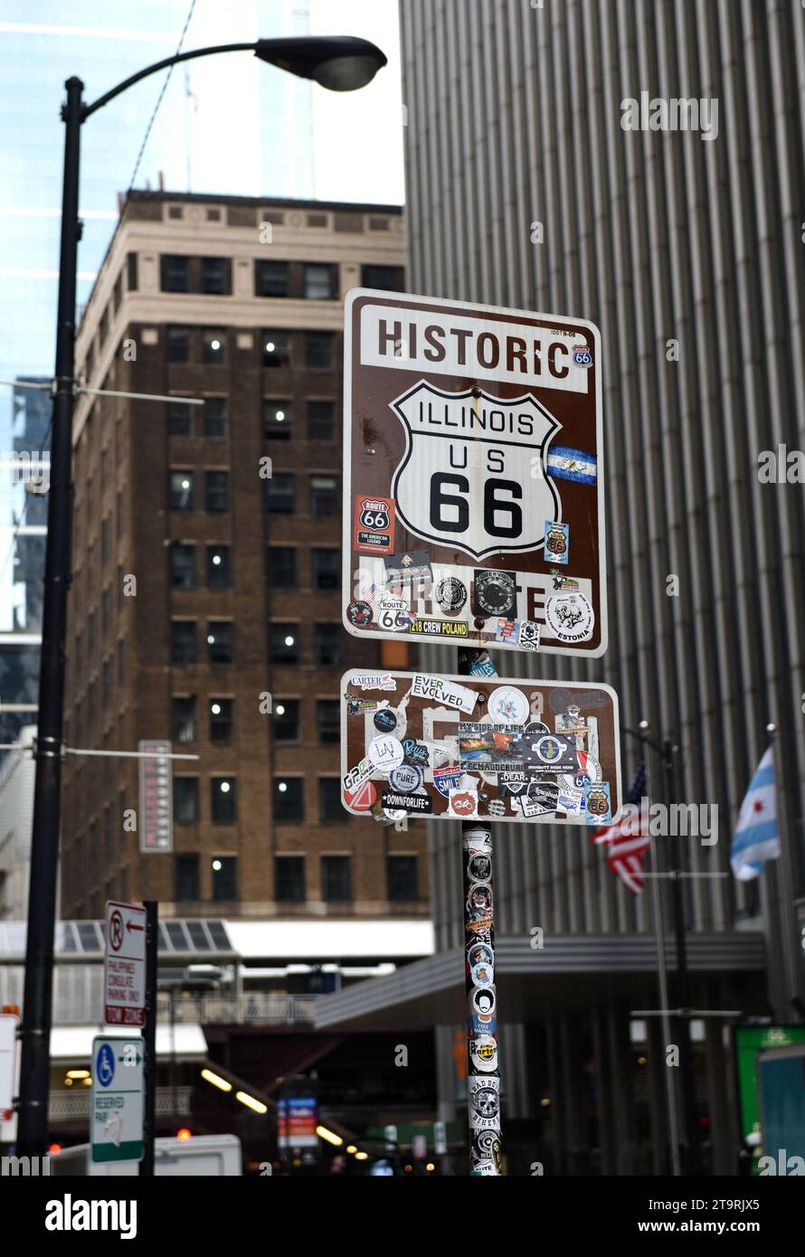 Chicago, États-Unis - 06 juin 2018 : panneau de départ de la route historique 66 à Chicago, Illinois. Banque D'Images