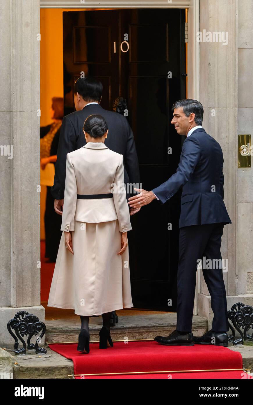 Yoon Suk Yeol, président de la Corée du Sud, rencontre le Premier ministre Rishi Sunak et son épouse Akshata Murty au 10 Downing Street lors d'une visite d'État, 22nd N Banque D'Images