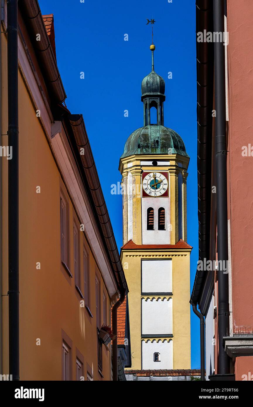 Tour de l'ancienne église Silvester, aujourd'hui le Musée de l'horloge de la tour souabe, Minelheim, Bavière, Allemagne Banque D'Images