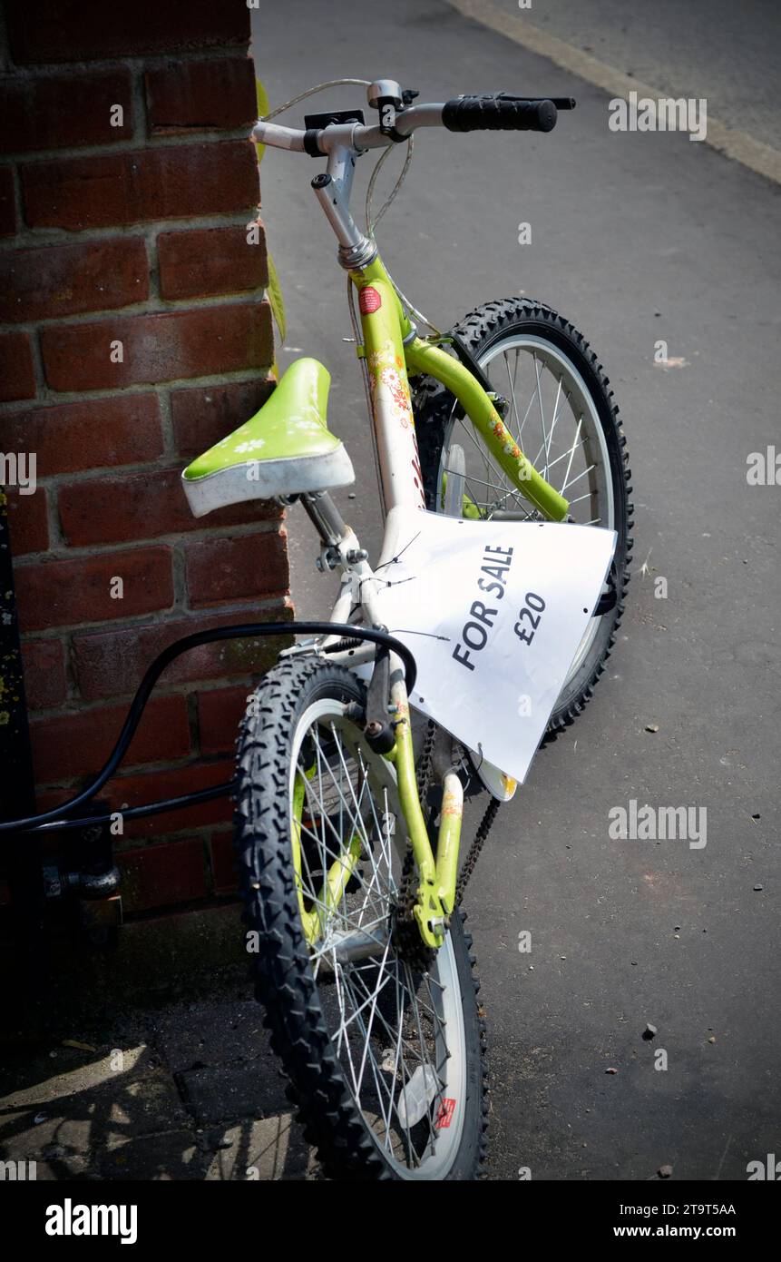 petit vélo pour enfants à vendre ellingham norfolk angleterre Banque D'Images