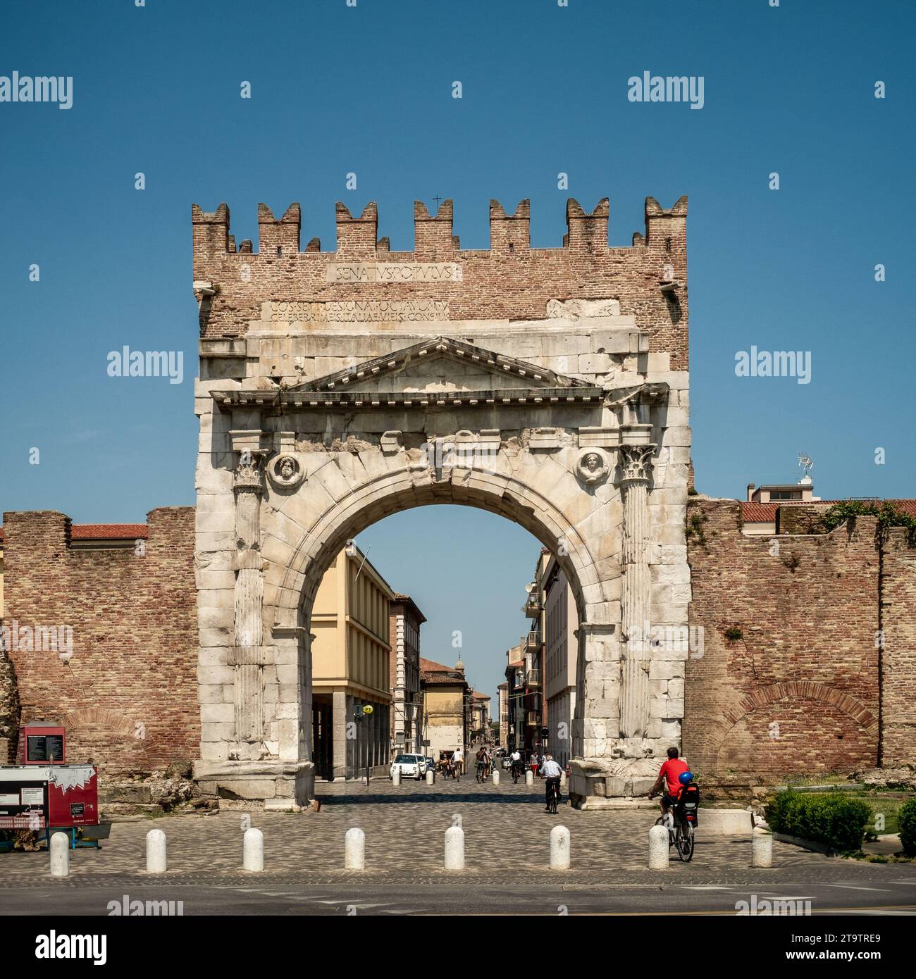 Rimini, Italie. Arc d'Auguste, architecture antique triomphale de l'Empire romain, 27 av. J.-C. Banque D'Images