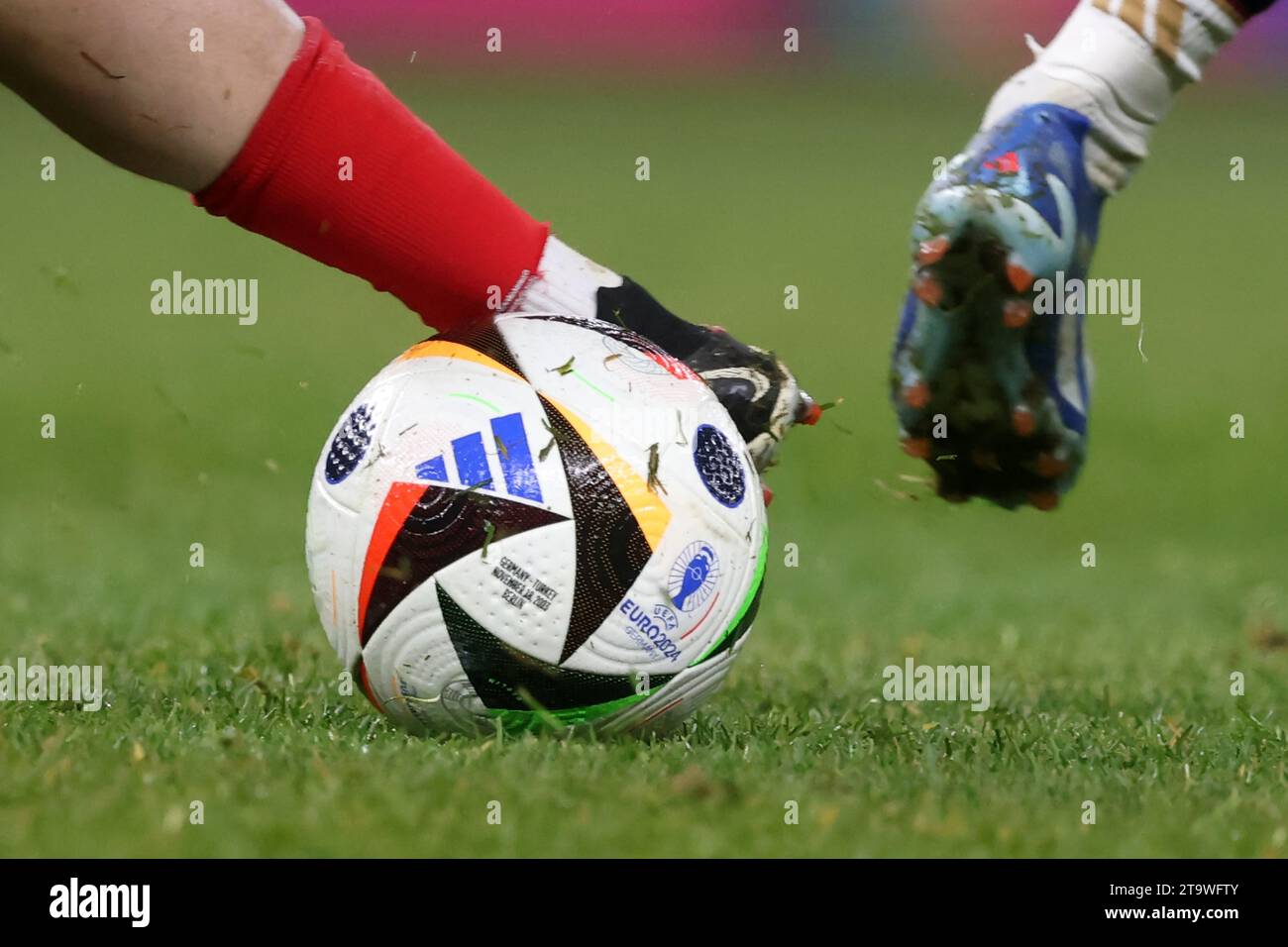 EM 2024 ball Adidas Fussball Liebe Fussball LŠnderspiel Deutschland - TŸrkei 2:3 18.11.2023 © diebilderwelt / Alamy stock Banque D'Images