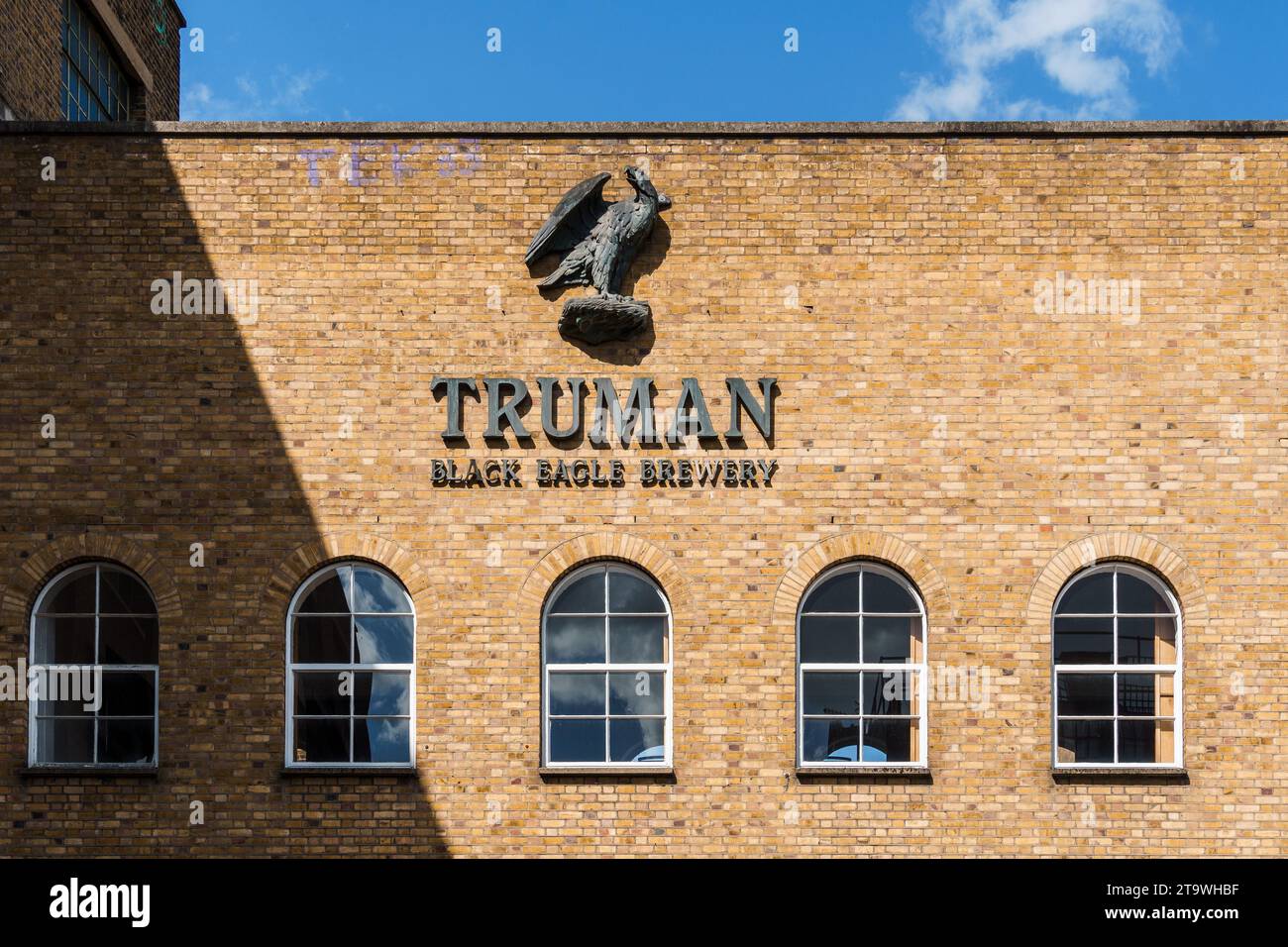 Londres, Royaume-Uni - 25 août 2023 : Truman Black Eagle Brewery. C'est une brasserie située autour de Brick Lane dans la région de Spitalfields Banque D'Images