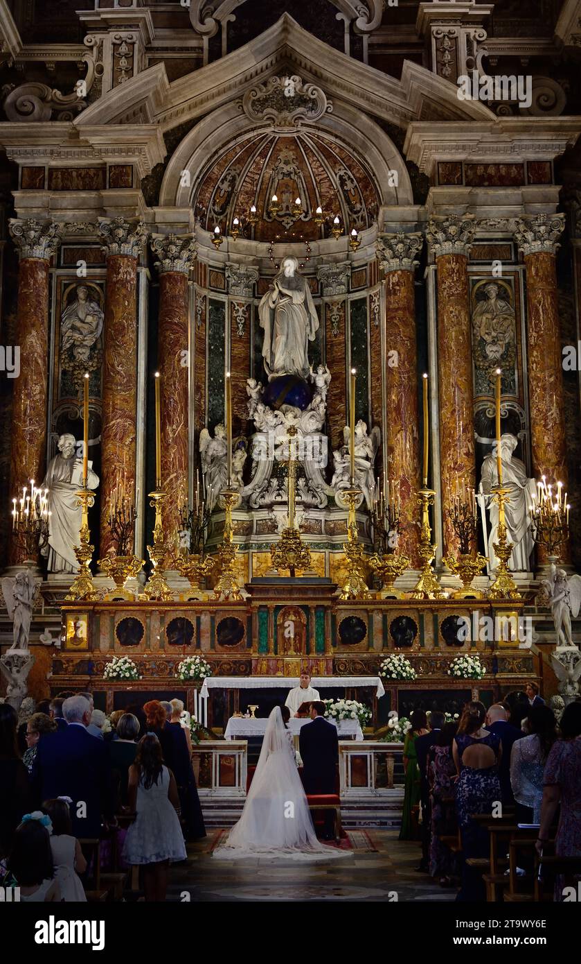 Mariage mariage dans le Sanctuaire pontifical de la Sainte Vierge du