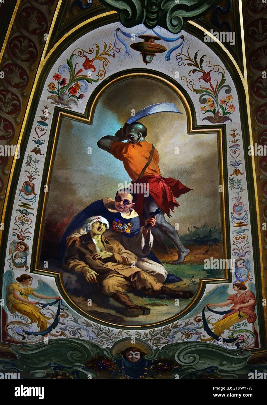 Voûte intérieure décorée dans le sanctuaire pontifical de la Sainte