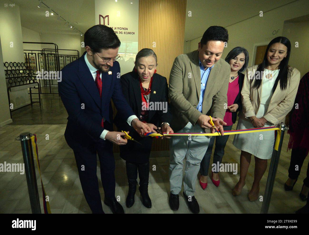 CUENCA-INAGURACION-MUSEO DE LA MONEDA Cuenca, Ecuador 27 de noviembre de 2023 la inauguracion del museo de la moneda del banco Central del Ecuenca cuenta con un innovado y renovador espacio de dos pisos en el edificio del banco central. Esta es una propuesta cultural y monetaria alineadas a la historia monetaria de nuestro pais, destinada a la preservacion numismatica del pais. Cuenta con 173 bienes numismaticos, esta al servicio de la Ciudad hace 26 anos desde 1997 cuando se aperturo en el museo Pumapungo de Cuenca, sin embargo ahora se adopta en un renovado nombre de Museo de la moned Banque D'Images