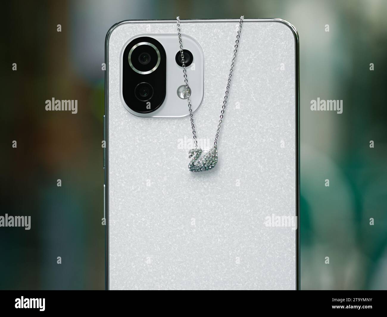 HCMC, VN - novembre 2023. Xiaomi 11 Lite 5G Swarovski pour un usage éditorial Banque D'Images