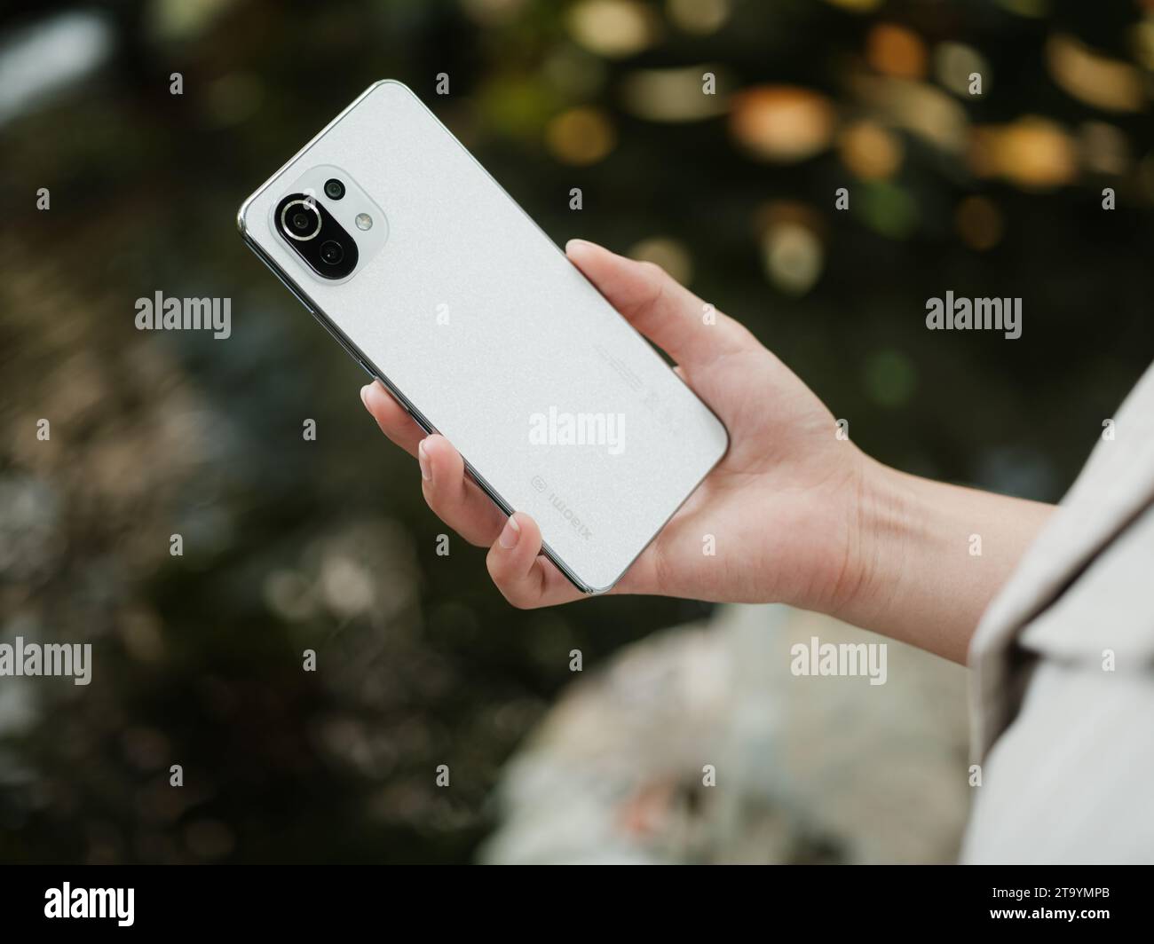 HCMC, VN - novembre 2023. Xiaomi 11 Lite 5G Swarovski pour un usage éditorial Banque D'Images