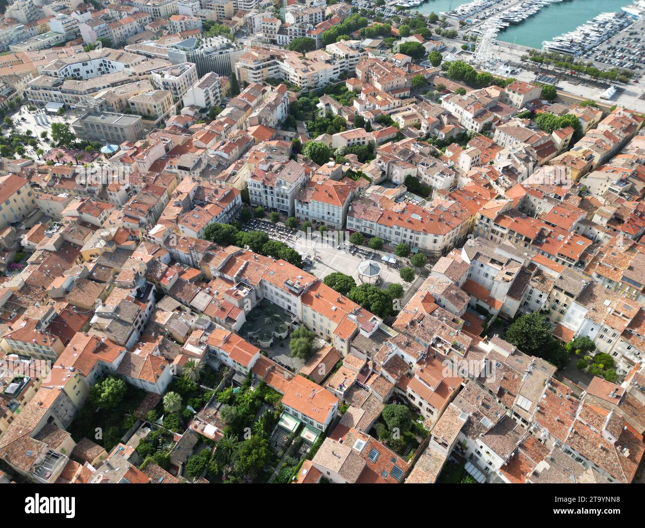 Antibes centre ville côtière France drone, aérien Banque D'Images