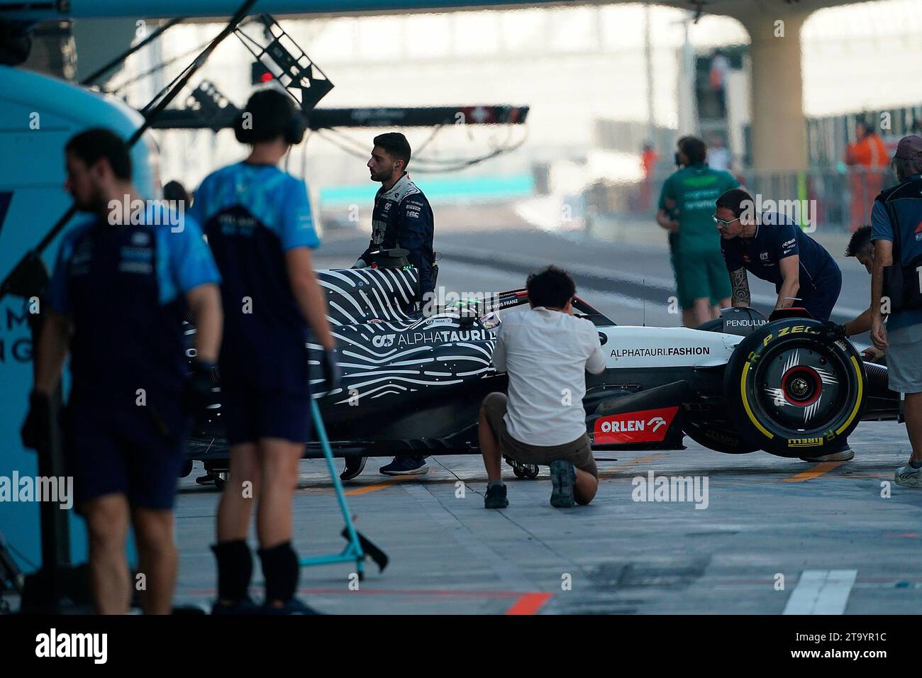 28 novembre 2023, Yas Marina circuit, Abu Dhabi, Formule 1 Abu Dhabi Test 2023, dans la photo Ayumu Iwasa (JPN), Scuderia AlphaTauri Banque D'Images
