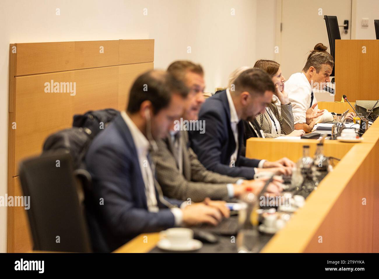 Bruxelles, Belgique. 28 novembre 2023. Le ministre de la Justice Paul Van Tigchelt photographié lors d’une session des commissions de chambre pour la Justice, mardi 28 novembre 2023 au Parlement fédéral à Bruxelles. Van Tigchelt, ministre de la Justice nouvellement nommé, présentera sa déclaration de politique générale lors de la commission. BELGA PHOTO JAMES ARTHUR GEKIERE crédit : Belga News Agency/Alamy Live News Banque D'Images