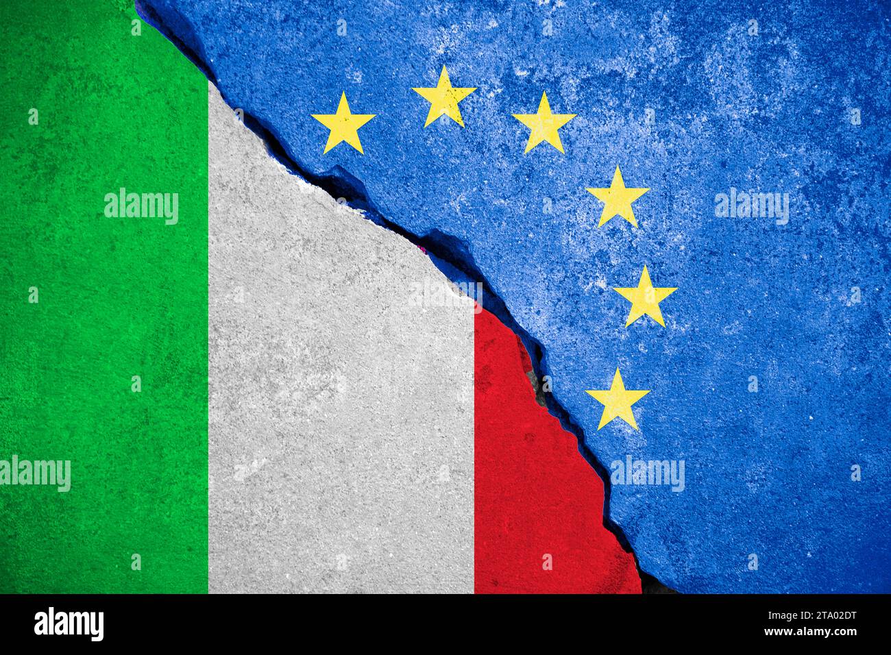 italexit bleu Union européenne drapeau de l'UE sur mur brisé et demi drapeau italien, vote pour référendum italie sortie de l'europe concept Banque D'Images
