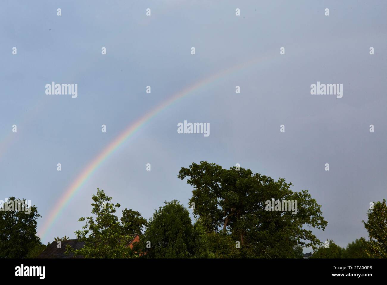 Regenbogen über Lippstadt Overhagen - Banque D'Images