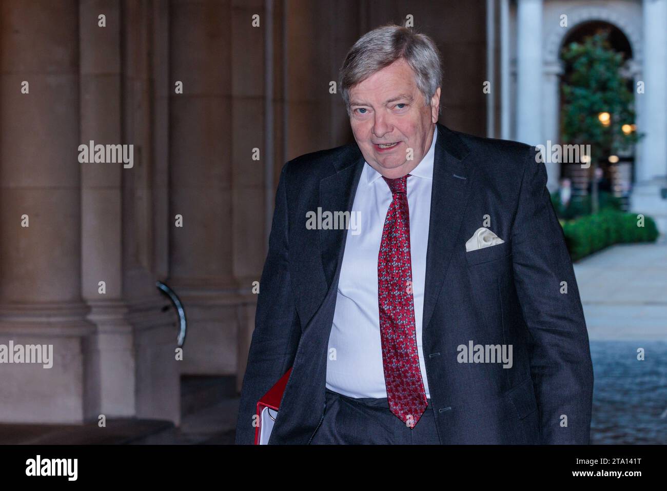 Downing Street, Londres, Royaume-Uni. 28 novembre 2023. Lord True CBE, leader de la Chambre des lords, Lord Privy Seal, assiste à la réunion hebdomadaire du Cabinet au 10 Downing Street. Photo par Amanda Rose/Alamy Live News Banque D'Images