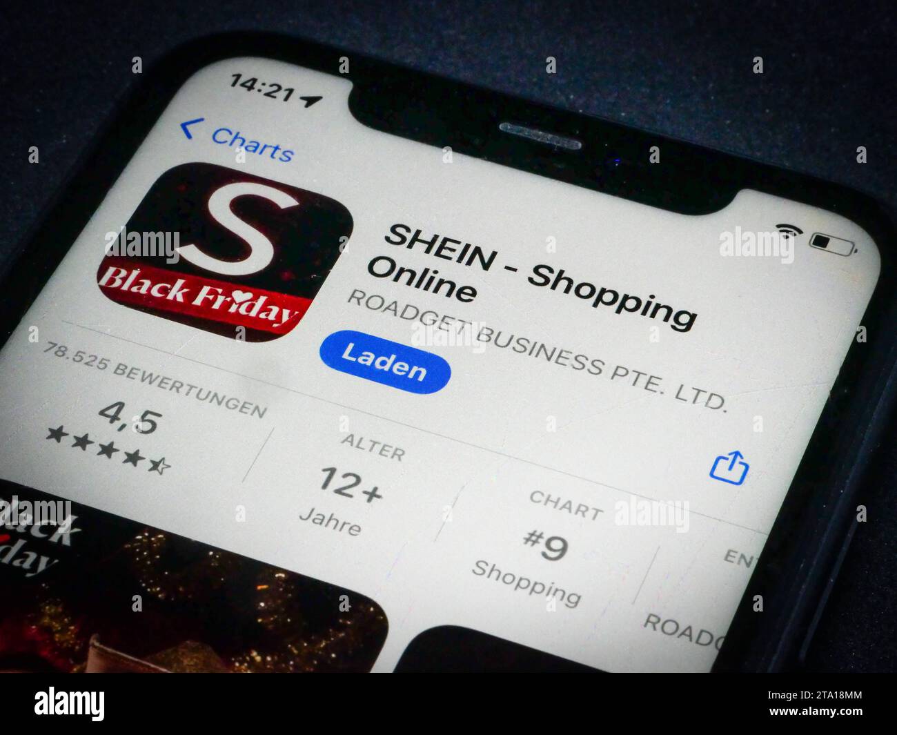 App Store - Apple - Apple App Store auf einem iPhone. Applications graphiques Gratis. SHEIN - SHOPPING en ligne // 28.11.2023 *** App Store Apple App Store sur un iPhone Apps Charts SHEIN SHOPPING gratuit en ligne 28 11 2023 crédit : Imago/Alamy Live News Banque D'Images