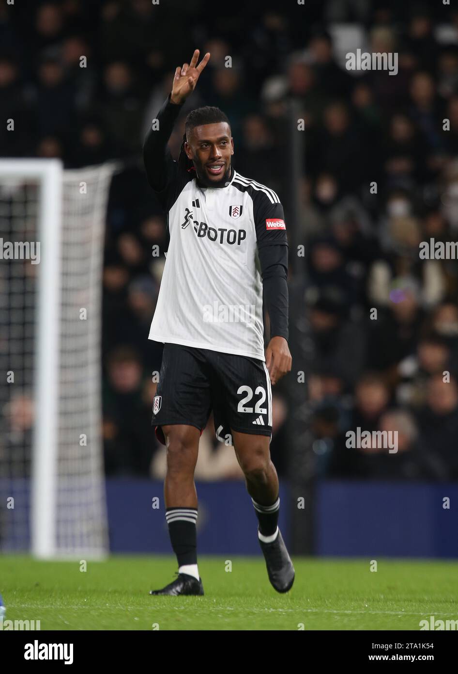 BUT 1-0, Alex Iwobi de Fulham célébration de but. - Fulham v Wolverhampton Wanderers, Premier League, Craven Cottage Stadium, Londres, Royaume-Uni - 27 novembre 2023. Usage éditorial uniquement - des restrictions DataCo s'appliquent. Banque D'Images