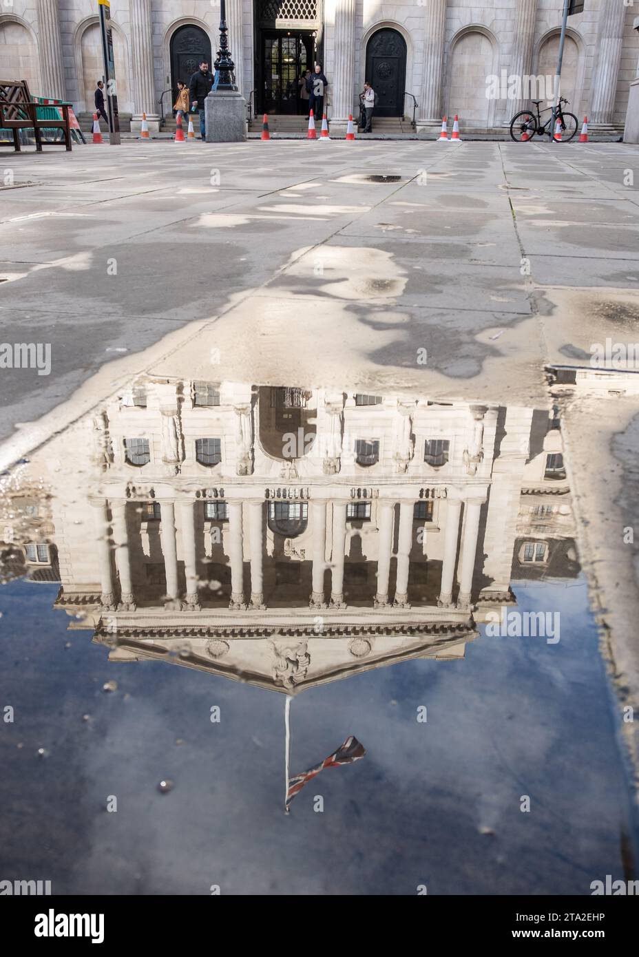 LONDRES, 13 NOVEMBRE 2023 : vue abstraite de la Banque d'Angleterre, la banque centrale du Royaume-Uni Banque D'Images