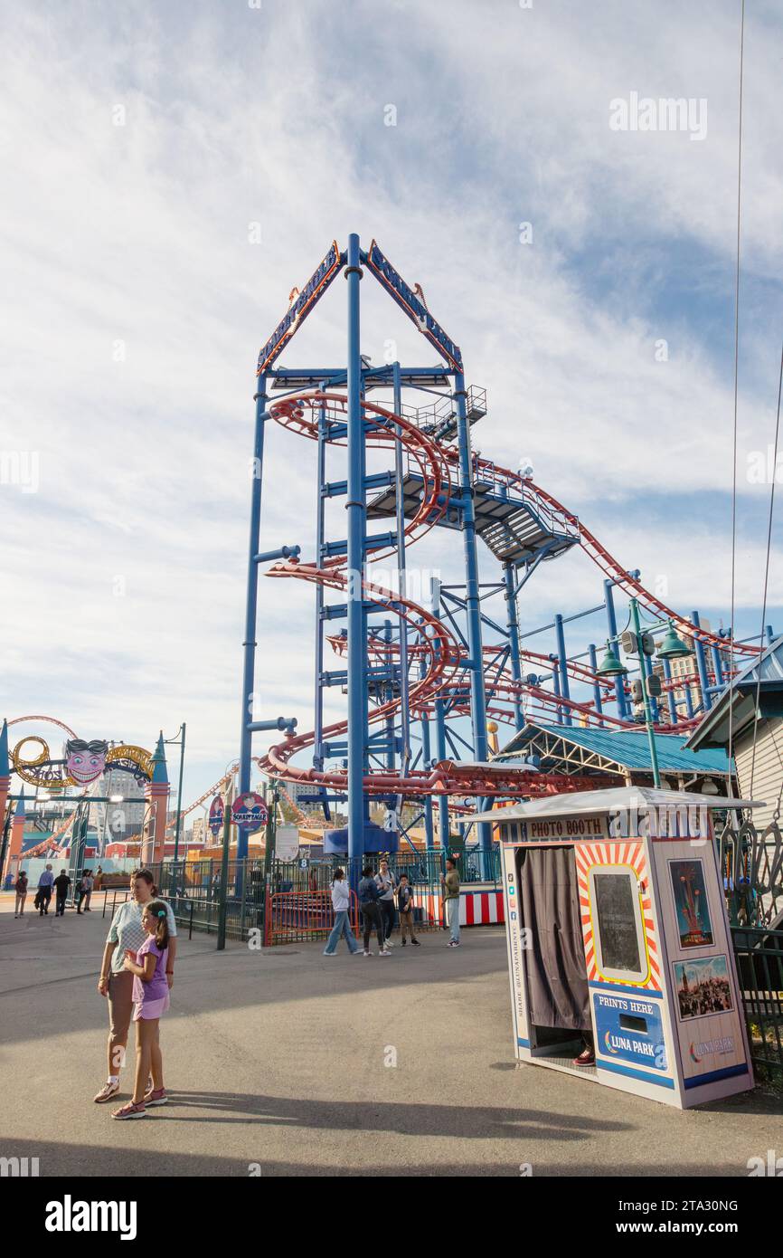 Soarin' Eagle RollerCoaster Coney Island, Brooklyn, New York, États-Unis d'Amérique. Banque D'Images