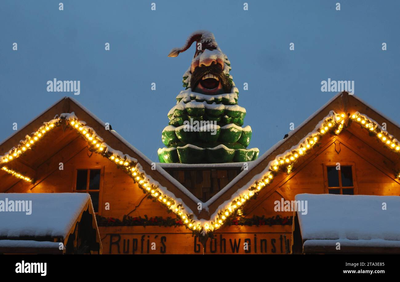 Weihnachtsmarkt Erfurt 28.11.2023, Erfurt, Eroeffnung des 173