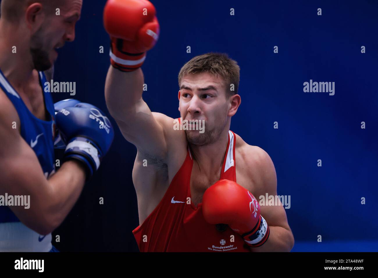 Koeln 31.10.2023 Cologne Boxing Cup 2023 Cologne Boxing Cup 2023 im Maritim Hotel in Köln finals Männer Superschwergewicht (M 92+ kg ) Gewinner PUTILOV Nikita GER -Rot- THORSEN Gustav DEN -Blau- Foto : Norbert Schmidt,Duesseldorf Banque D'Images