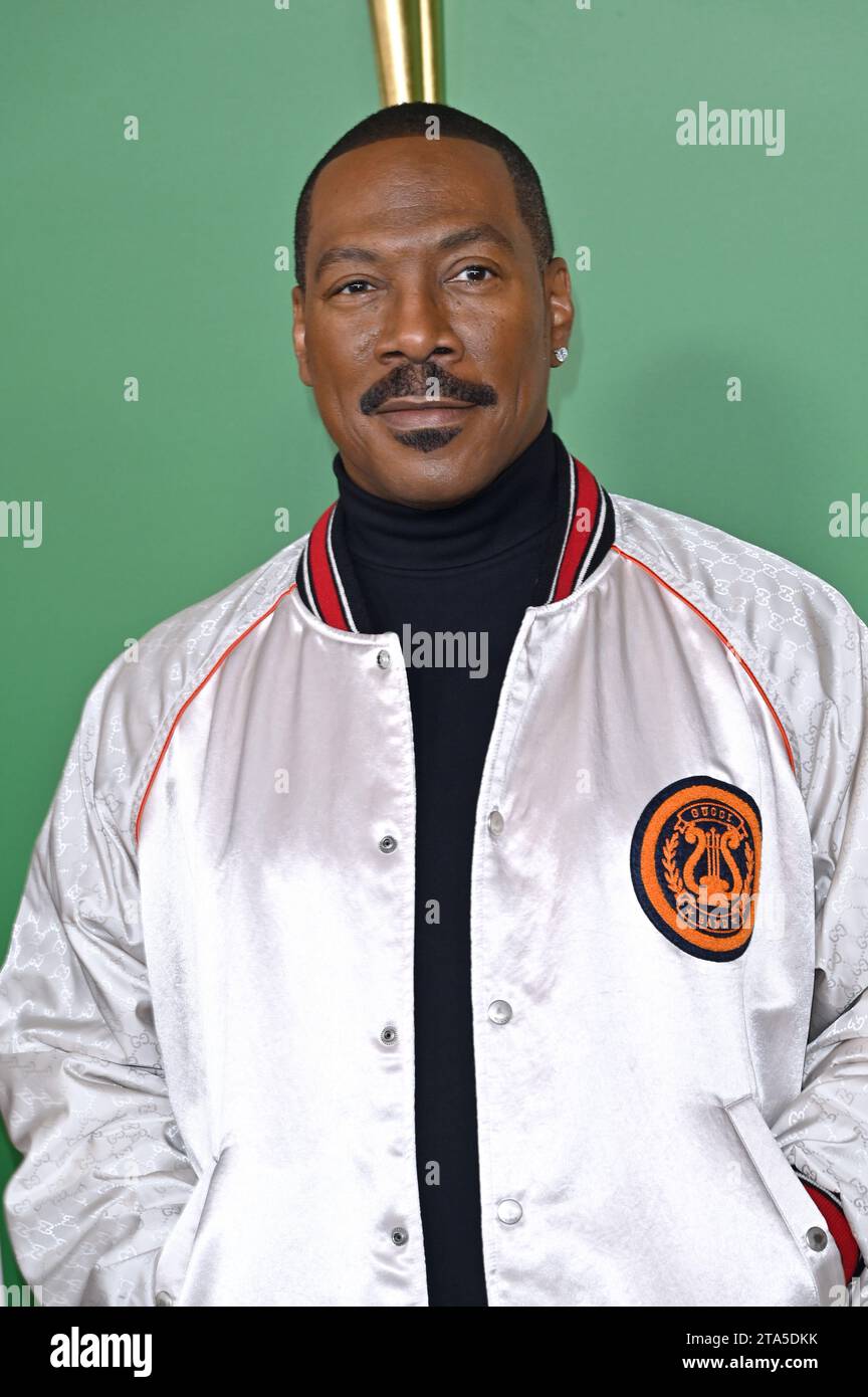 Los Angeles, États-Unis. 28 novembre 2023. LOS ANGELES, ÉTATS-UNIS. 28 novembre 2023 : Eddie Murphy à la première de Candy Cane Lane au Regency Village Theatre. Crédit photo : Paul Smith/Alamy Live News Banque D'Images