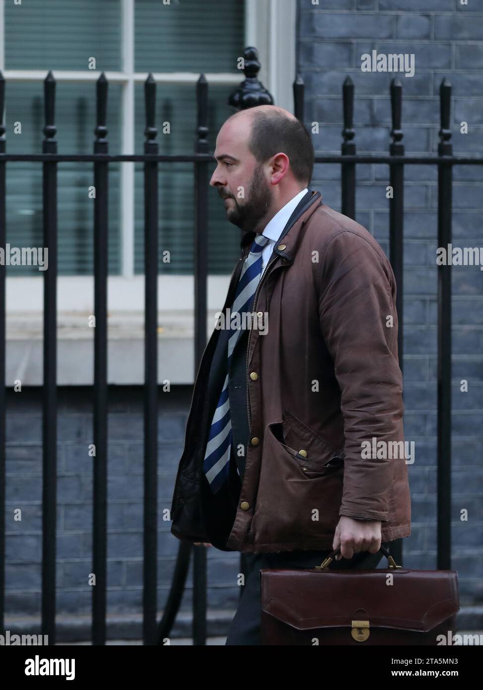 Londres, Royaume-Uni. 28 novembre 2023. Richard Holden, président du Parti conservateur, arrive à la réunion du Cabinet. Banque D'Images