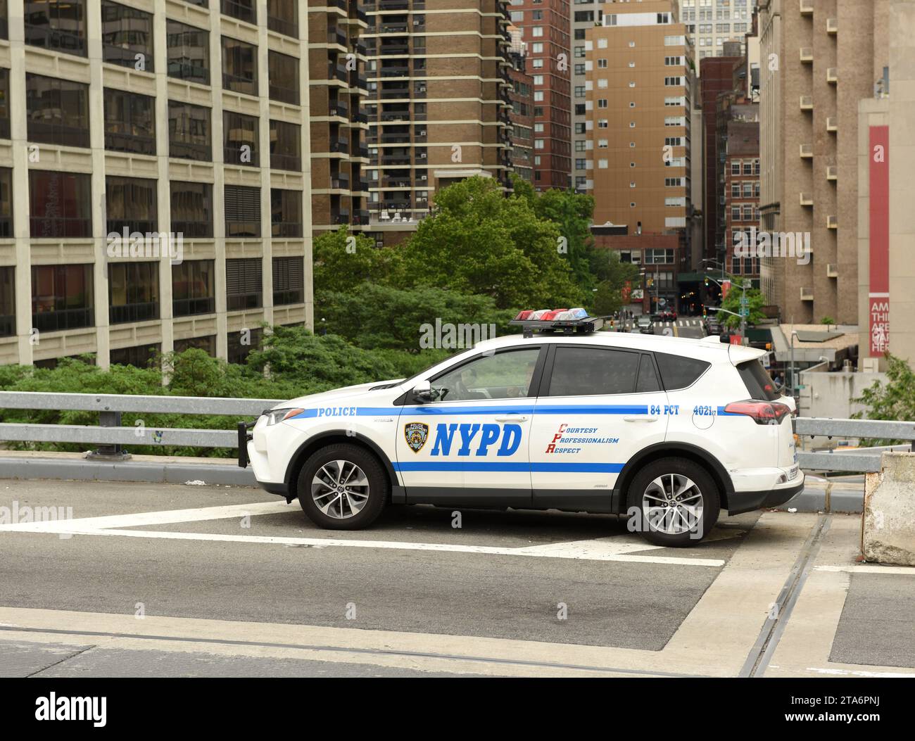 NEW YORK, USA - 10 juin 2018 : voiture de police du New York City police Department (NYPD) dans les rues de Manhattan. Banque D'Images