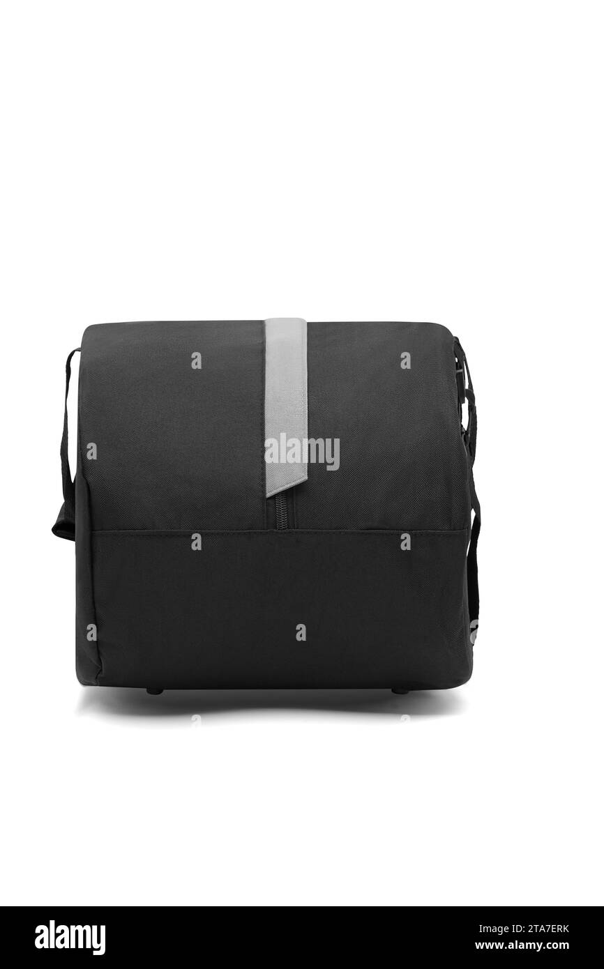 couleur noire blanc extérieur tendance sports fun personnalisé en nylon cross body bandoulière sac duffle gym sacs de voyage isolé sur fond blanc. maquette. Banque D'Images