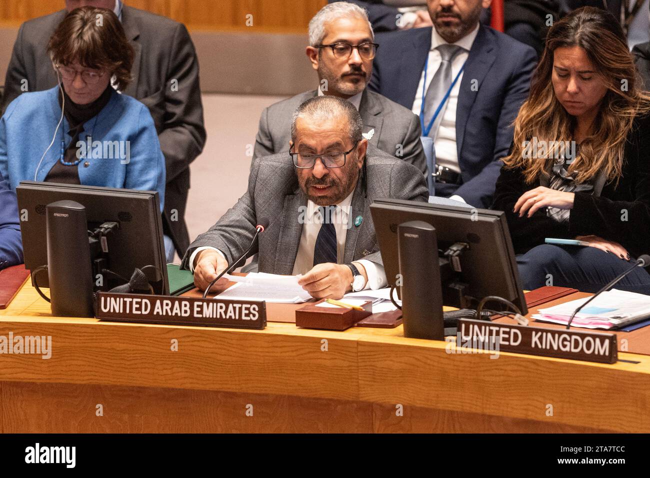 Khalifa Shaheen Al Marar, ministre d’État des Émirats arabes Unis, intervient lors de la réunion du Conseil de sécurité sur la situation au Moyen-Orient, y compris la question palestinienne, au Siège des Nations Unies à New York le 29 novembre 2023. Le ministre chinois des Affaires étrangères Wang Yi préside la réunion, la Chine étant le président du Conseil de sécurité pour le mois de novembre. (Photo de Lev Radin/Sipa USA) Banque D'Images