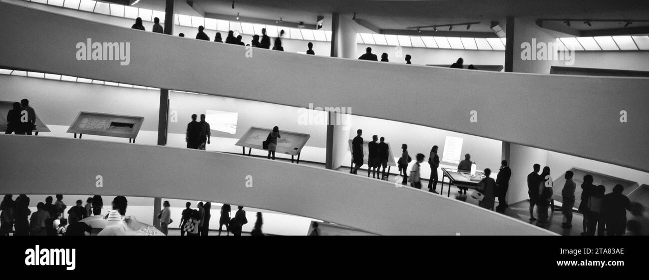 Intérieur du Musée Guggenheim, New York City, USA Banque D'Images