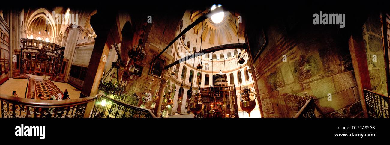 Intérieur de l'église du Saint-Sépulcre, vieille ville de Jérusalem, Jérusalem, Israël Banque D'Images