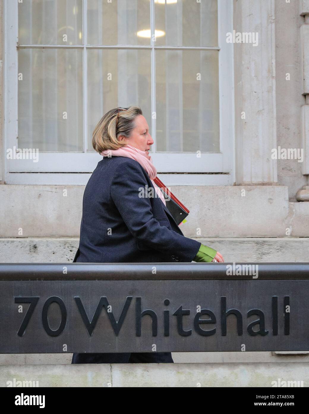 Londres, Royaume-Uni. 29 novembre 2023. Anne-Marie Trevelyan, ministre d'État pour l'Indo-Pacifique. Les ministres, l'un après l'autre, entrent dans le bureau du cabinet pour ce qui semble être des réunions inopinées à l'intérieur. Crédit : Imageplotter/Alamy Live News crédit : Imageplotter/Alamy Live News Banque D'Images