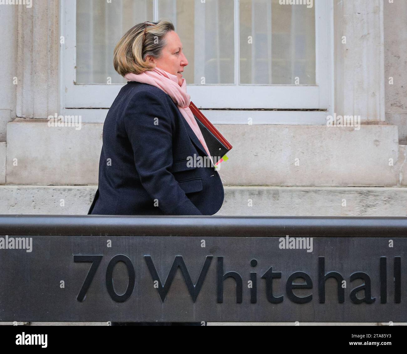 Londres, Royaume-Uni. 29 novembre 2023. Anne-Marie Trevelyan, ministre d'État pour l'Indo-Pacifique. Les ministres, l'un après l'autre, entrent dans le bureau du cabinet pour ce qui semble être des réunions inopinées à l'intérieur. Crédit : Imageplotter/Alamy Live News crédit : Imageplotter/Alamy Live News Banque D'Images