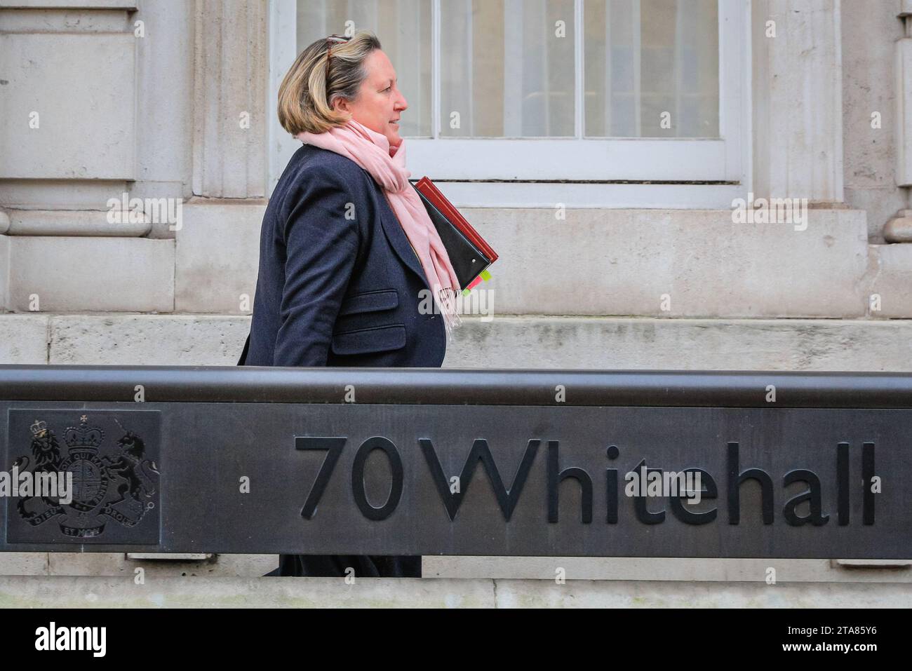Londres, Royaume-Uni. 29 novembre 2023. Anne-Marie Trevelyan, ministre d'État pour l'Indo-Pacifique. Les ministres, l'un après l'autre, entrent dans le bureau du cabinet pour ce qui semble être des réunions inopinées à l'intérieur. Crédit : Imageplotter/Alamy Live News crédit : Imageplotter/Alamy Live News Banque D'Images