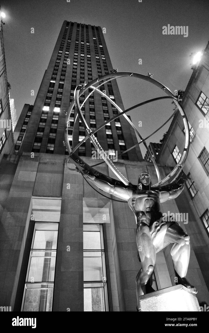 New York, USA - 25 mai 2018 : la statue de l'Atlas devant le Rockefeller Center à New York Banque D'Images