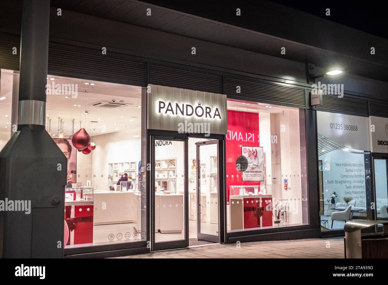 Pandora Jewellery Shop, Orchard Centre, Didcot, Oxfordshire Banque D'Images