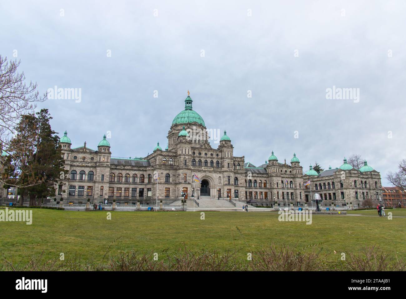 Victoria, CANADA - Jan 4 2023 : image des édifices du Parlement de la Colombie-Britannique, qui abritent l'Assemblée législative de la Colombie-Britannique, par temps nuageux. Banque D'Images