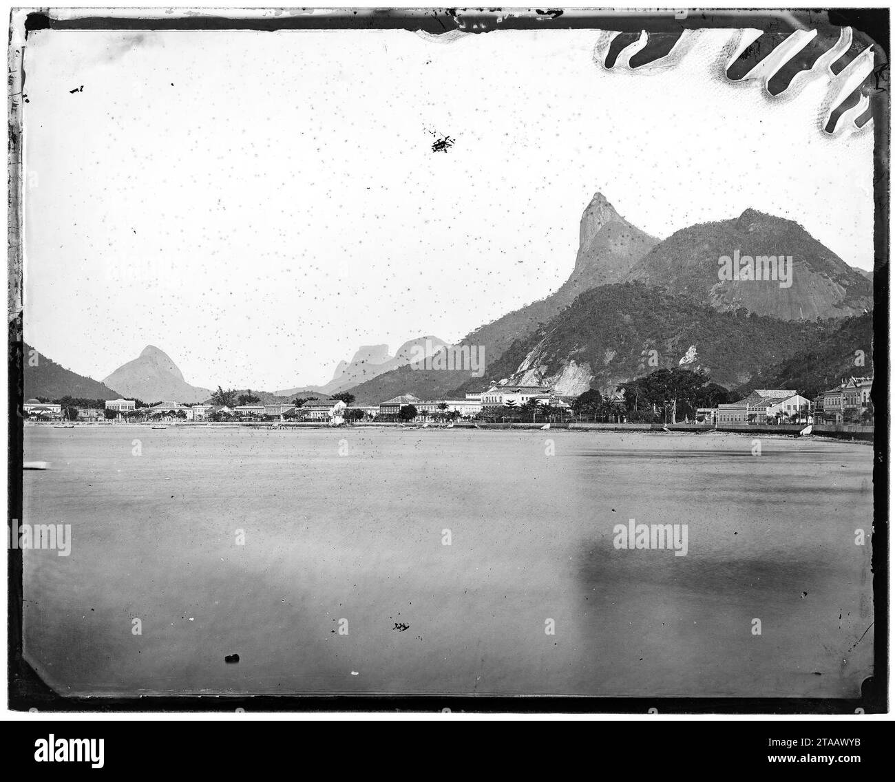 Vista de Botafogo, ao fundo o Morro do Corcovado, Pão de Açúcar e a Pedra da Gávea - 1. Banque D'Images