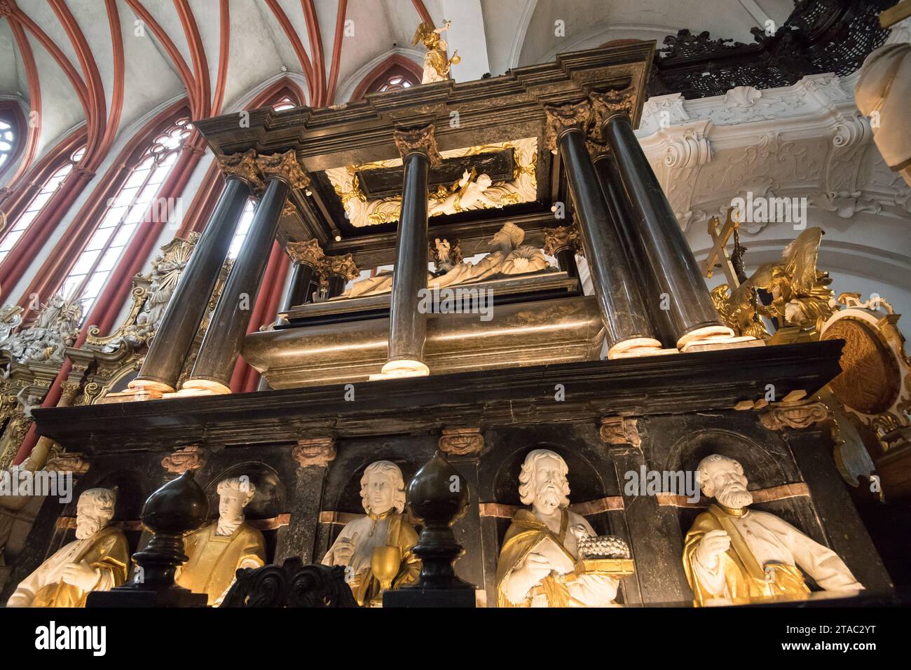 Tombe de St. Hedwige dans le sanctuaire de St Jadwiga à Trzebnica, Pologne © Wojciech Strozyk / Alamy stock photo Banque D'Images