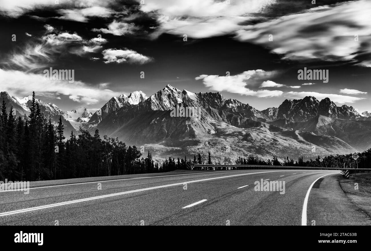 Glenn Highway et Chugach Mountains, Alaska Banque D'Images