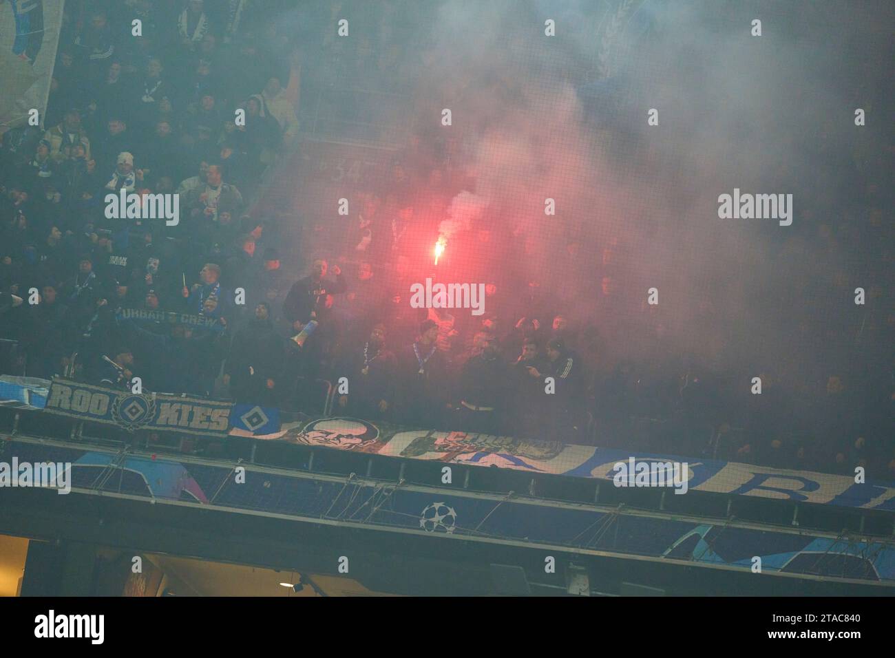 Fans Copenhague dans le match de la phase de groupes FC BAYERN MUENCHEN - FC COPENHAGUE 0-0 de football UEFA Champions League dans la saison 2023/2024 à Munich, le 29 novembre 2023. Gruppenphase, Kopenhagen, FCB, München © Peter Schatz / Alamy Live News Banque D'Images