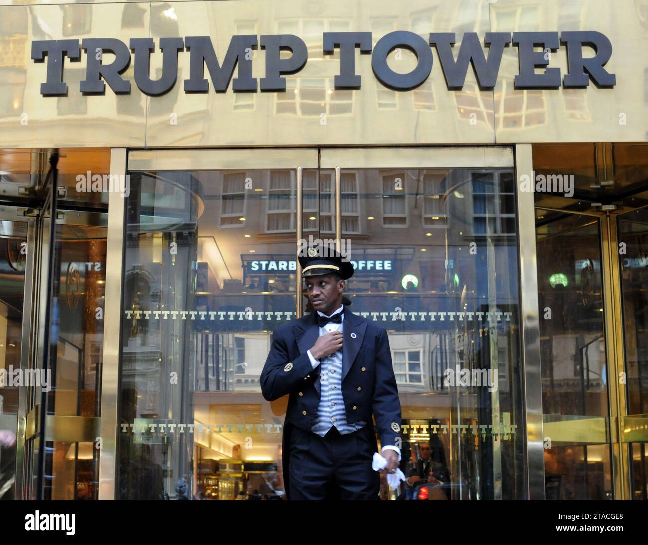 NEW YORK, NEW YORK - 10 NOVEMBRE 2011 : entrée de la Trump Tower sur la 56e rue et la 5e avenue à Manhattan. Banque D'Images