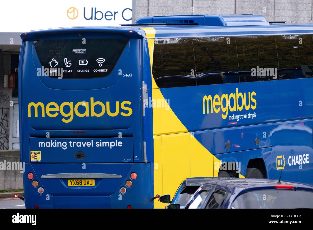 Autocar de transport public Megabus le 9 novembre 2023 à Birmingham, Royaume-Uni. Megabus est un opérateur de services d'autocars interurbains longue distance appartenant à Scottish Citylink et basé au Royaume-Uni. Banque D'Images