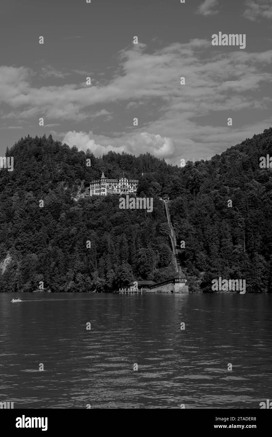 Le Historical Grandhotel Giessbach sur le flanc de la montagne sur le lac de Brienz dans le canton de Berne, Suisse Banque D'Images
