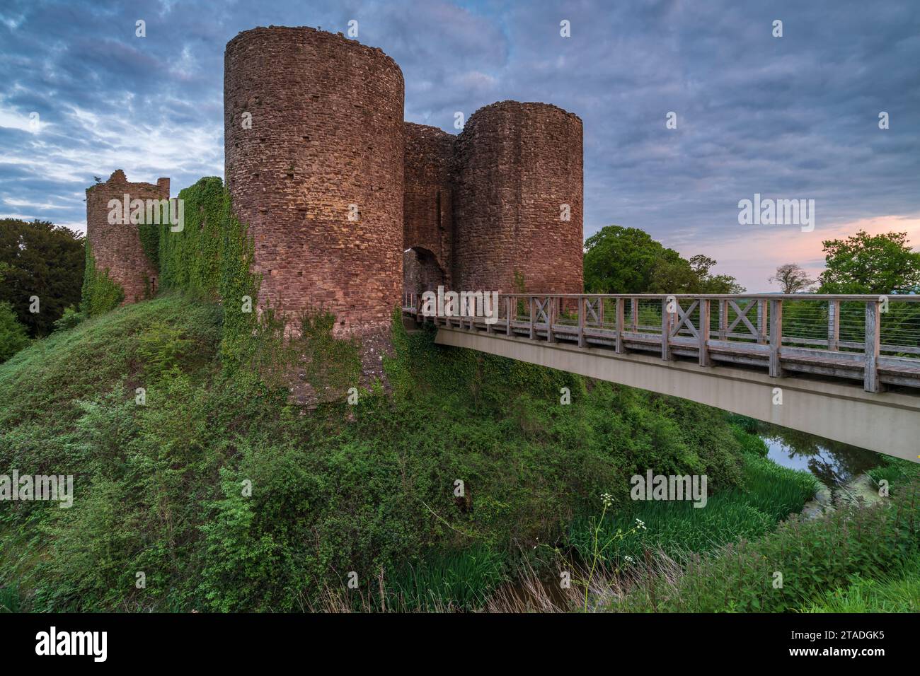 Les ruines de White Castle, l'un des «trois châteaux» dans le Monmouthshire, pays de Galles, Royaume-Uni. Printemps (mai) 2022. Banque D'Images