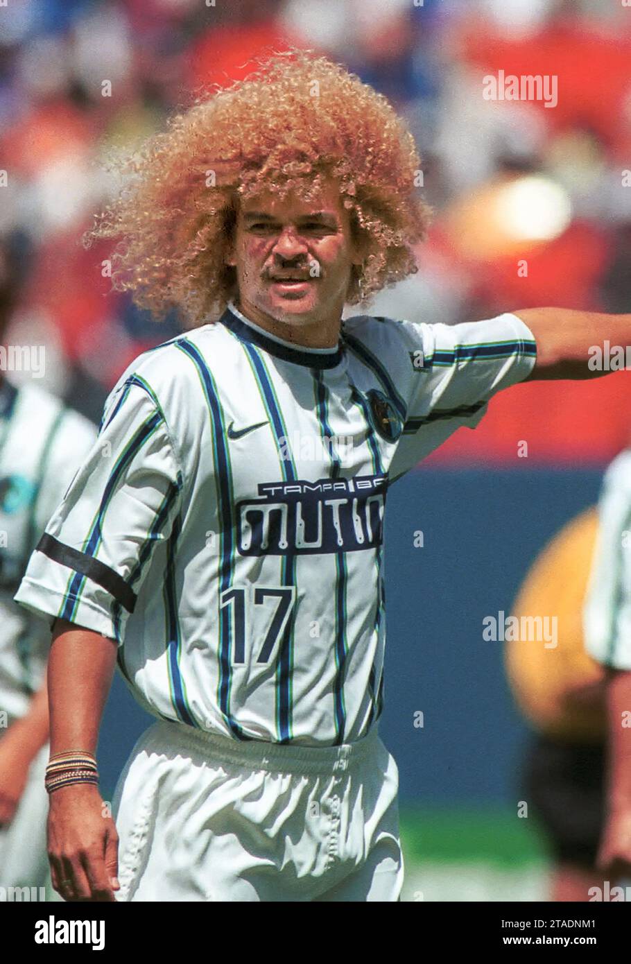 La star colombienne du football Carlos Valderrama joue pour la mutinerie de MTampa Bay en 1996 Banque D'Images