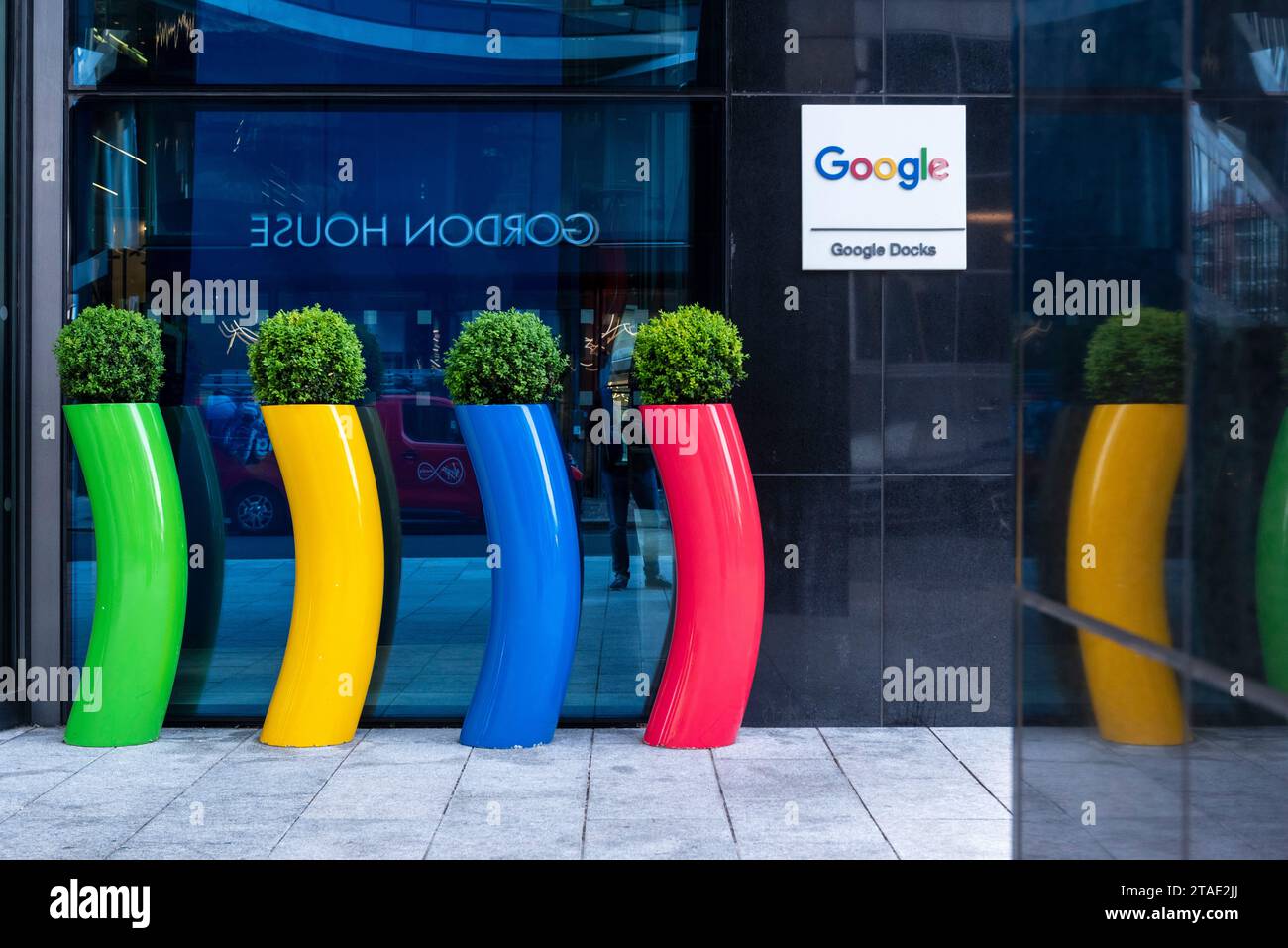 République d'Irlande, Comté de Dublin, Dublin, zone des docklands, entrée du bâtiment Google Banque D'Images