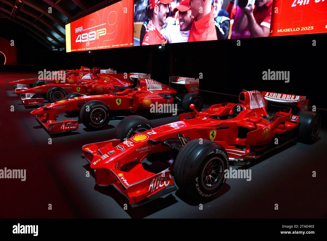 Scarperia, Mugello - 28 octobre 2023 : Ferrari F2008 de Felipe Massa exposée lors des Ferrari World finals 2023 au circuit de Mugello en Italie. Banque D'Images