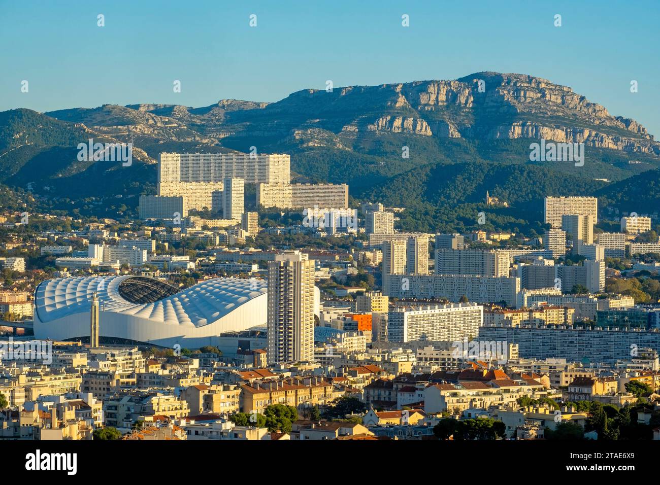 France, Bouches du Rhône, Marseille, vue générale, avec le Vélodrome Banque D'Images